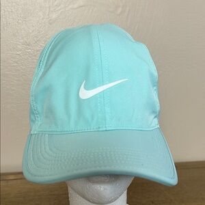NIKE Men’s DRI-FIT Featherlight Golf/Tennis Hat-Mint Foam Green. NWOT. One Size.